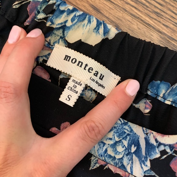 Off the Shoulder floral blouse - Picture 2 of 3